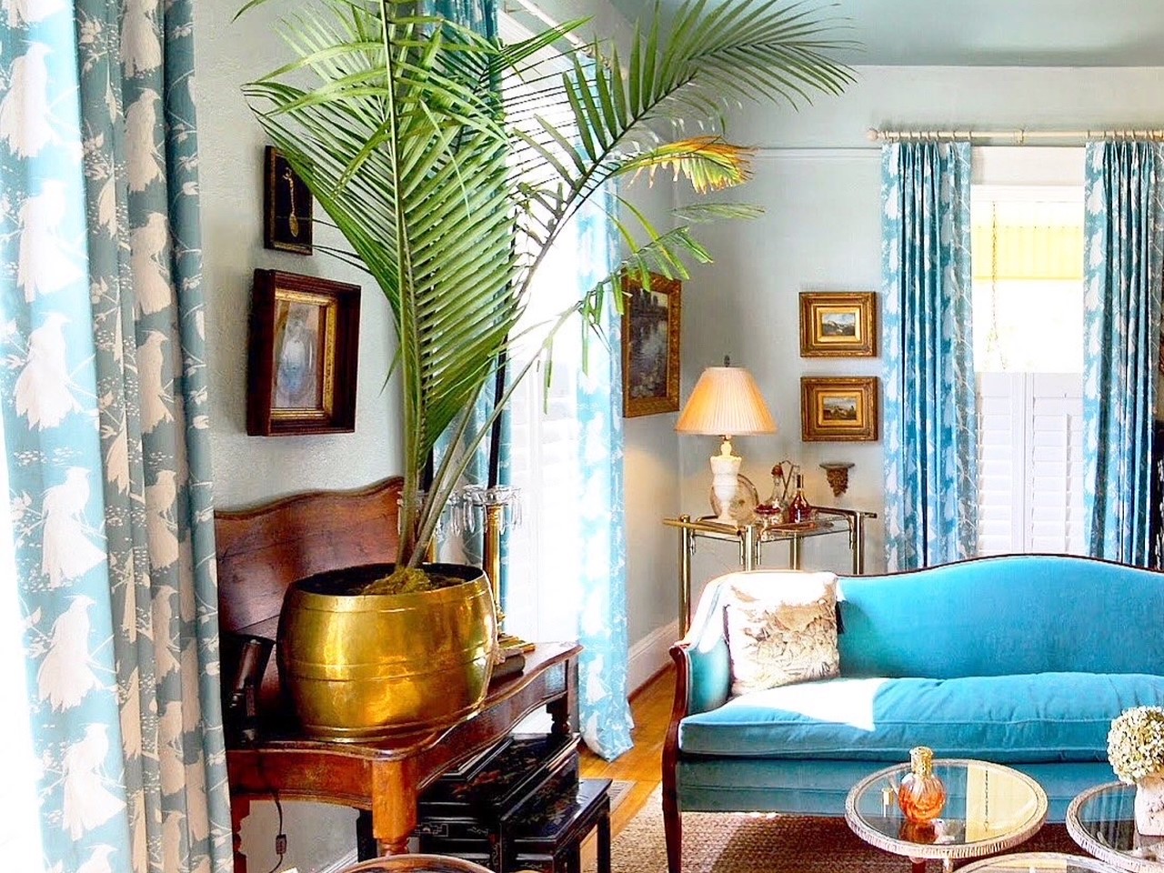 The Art of Mixing Patterns, Textures & Colors in Your Home